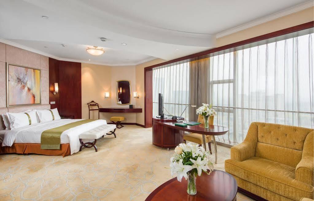 Holiday Inn Taizhou Cmc Екстериор снимка